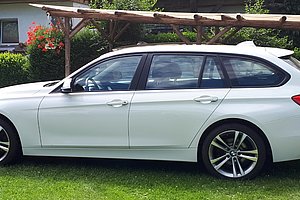 Weißer BMW 3er