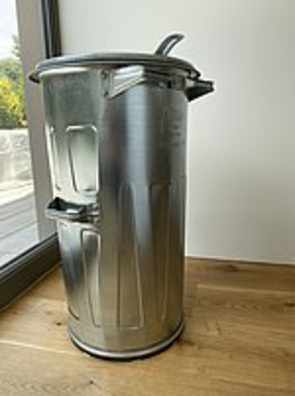 Verzinkte Tonne