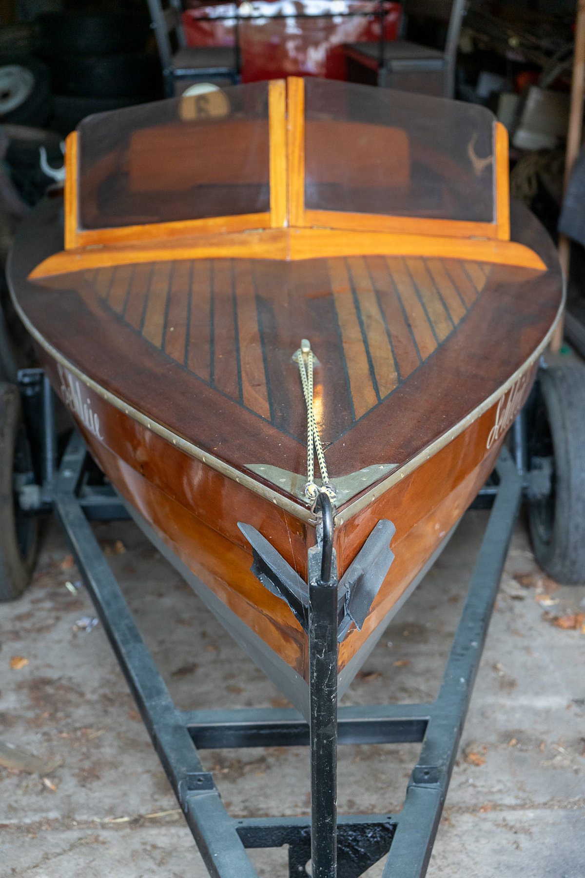 kleines Holzboot