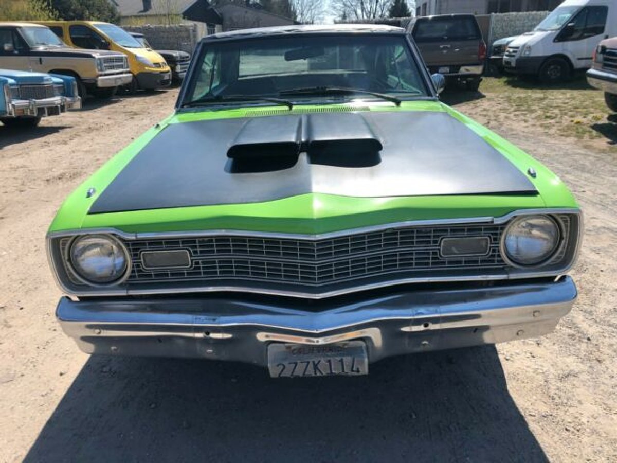 Dodge Dart Swinger 318cui V8