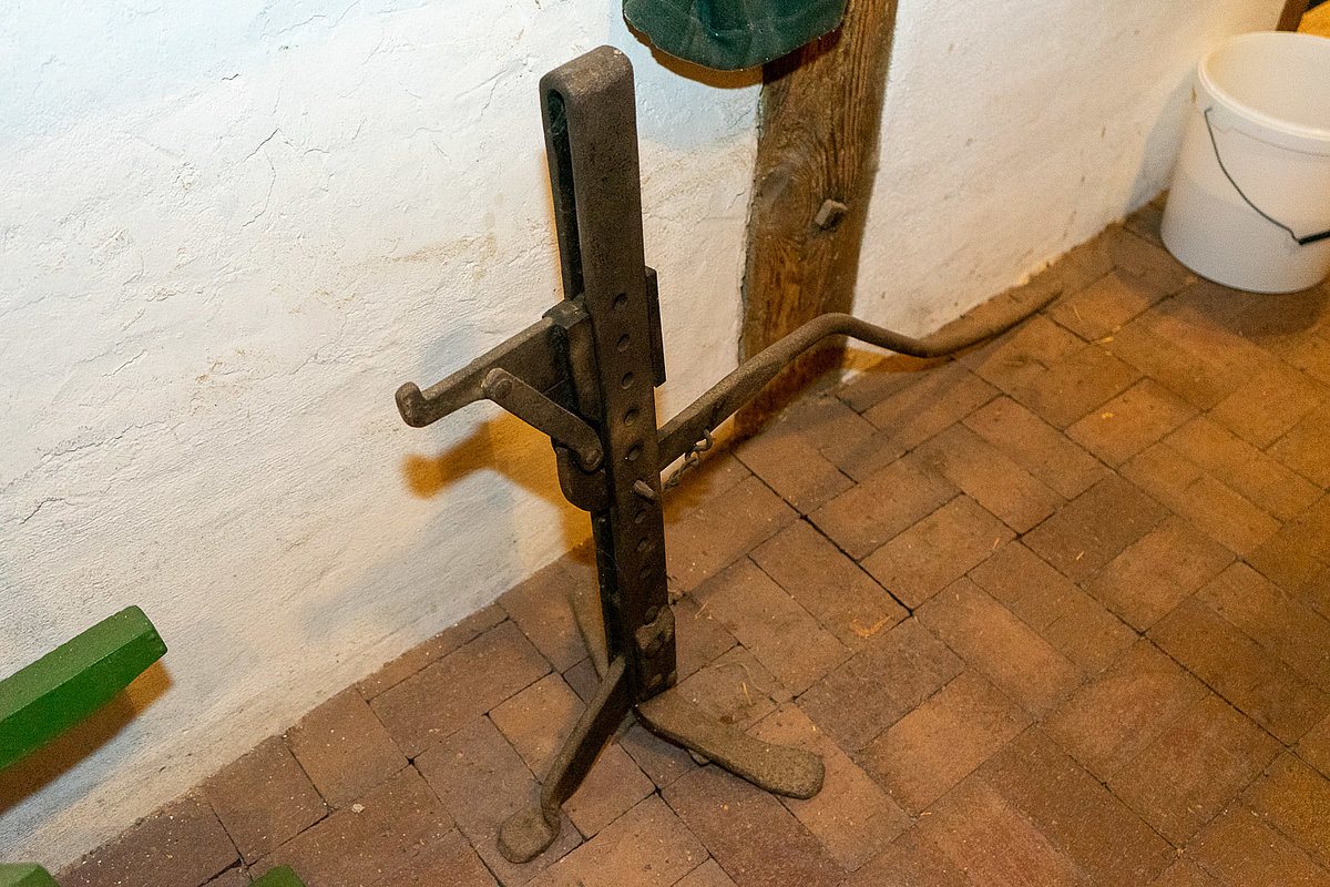 historischer Wagenheber um 1900